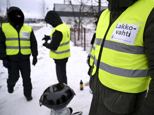 SAK planning up to four-day political strikes in coming weeks, write HS and MT
SAK planning up to four-day political strikes in coming weeks, write HS and MT
