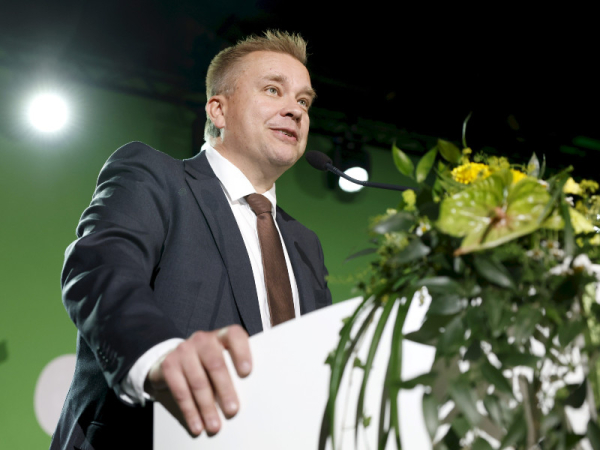 Centre and Swedish People name new leaders, National Coalition selects Finnish commissioner over hectic weekend in politics
Centre and Swedish People name new leaders, National Coalition selects Finnish commissioner over hectic weekend in politics