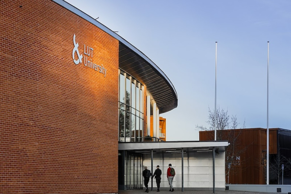 Student group excluded from tech event after Nazi salute incident
Student group excluded from tech event after Nazi salute incident