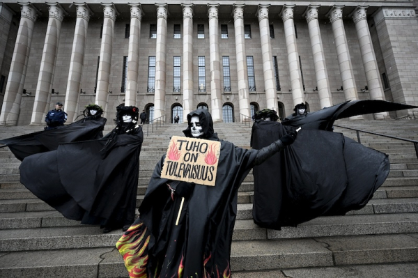 Traffic blocked as Elokapina protests begin in Helsinki
Traffic blocked as Elokapina protests begin in Helsinki